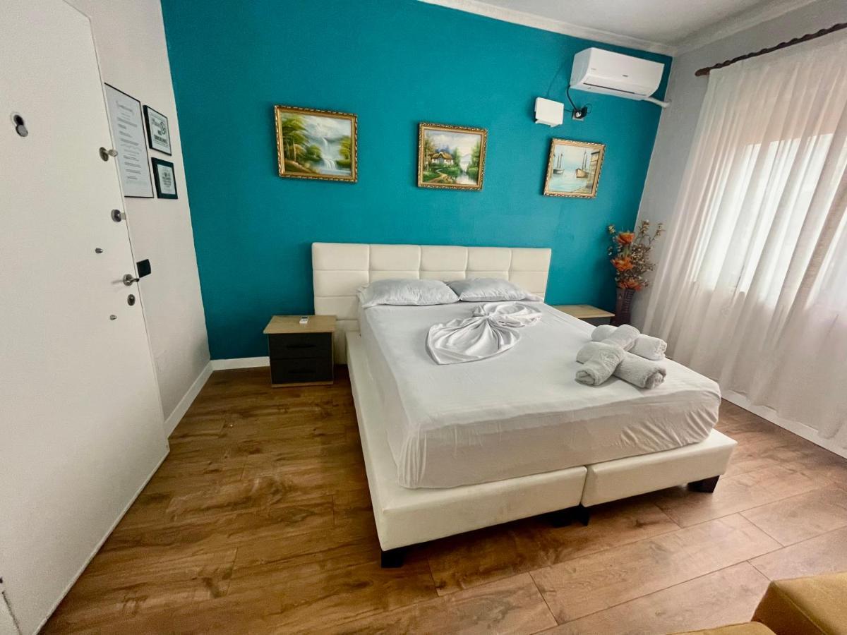 Central Room Private Entry And Bathroom Tirana Zewnętrze zdjęcie