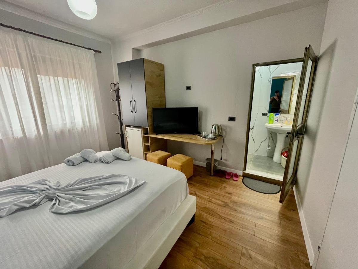 Central Room Private Entry And Bathroom Tirana Zewnętrze zdjęcie