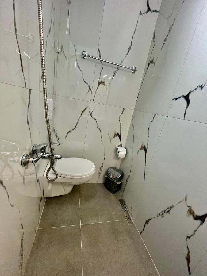 Central Room Private Entry And Bathroom Tirana Zewnętrze zdjęcie