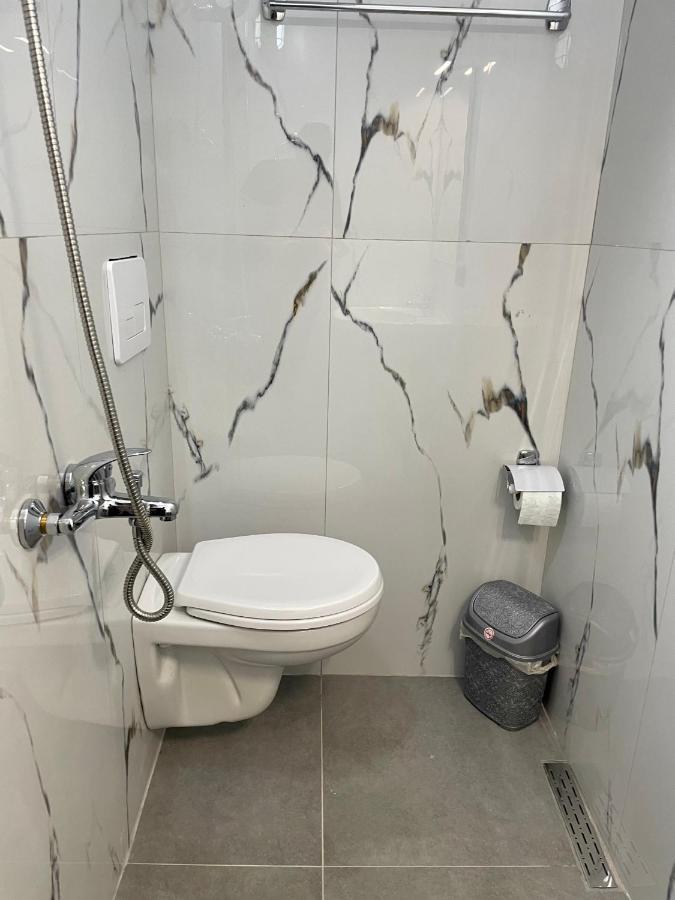 Central Room Private Entry And Bathroom Tirana Zewnętrze zdjęcie